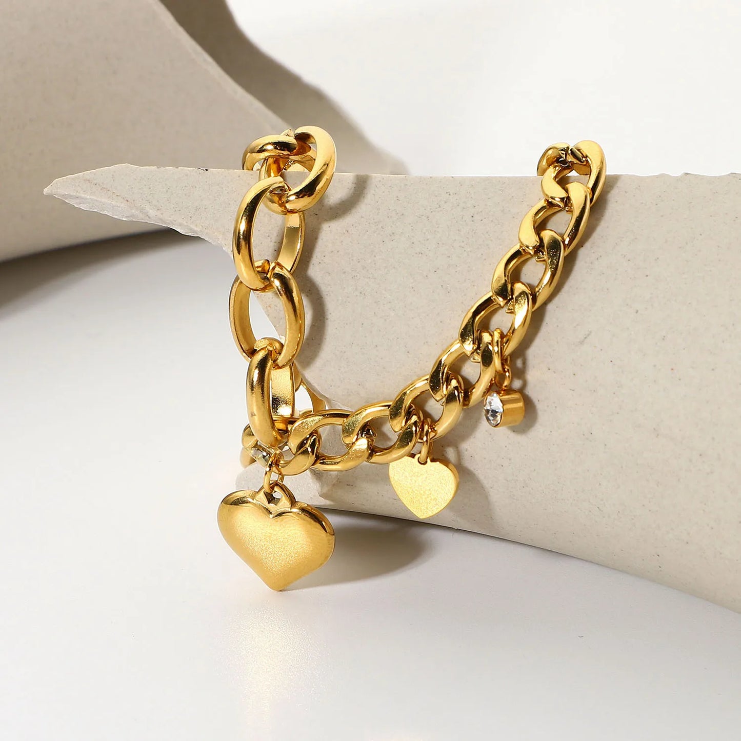 Cuban Chain Heart Bracelet With Zircon/Heart Charm - 18K Gold Plating