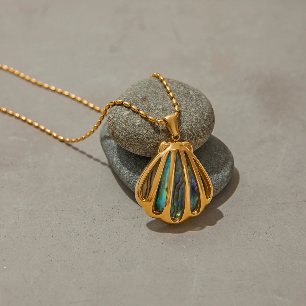 Aquamarine Clam Pendant Necklace