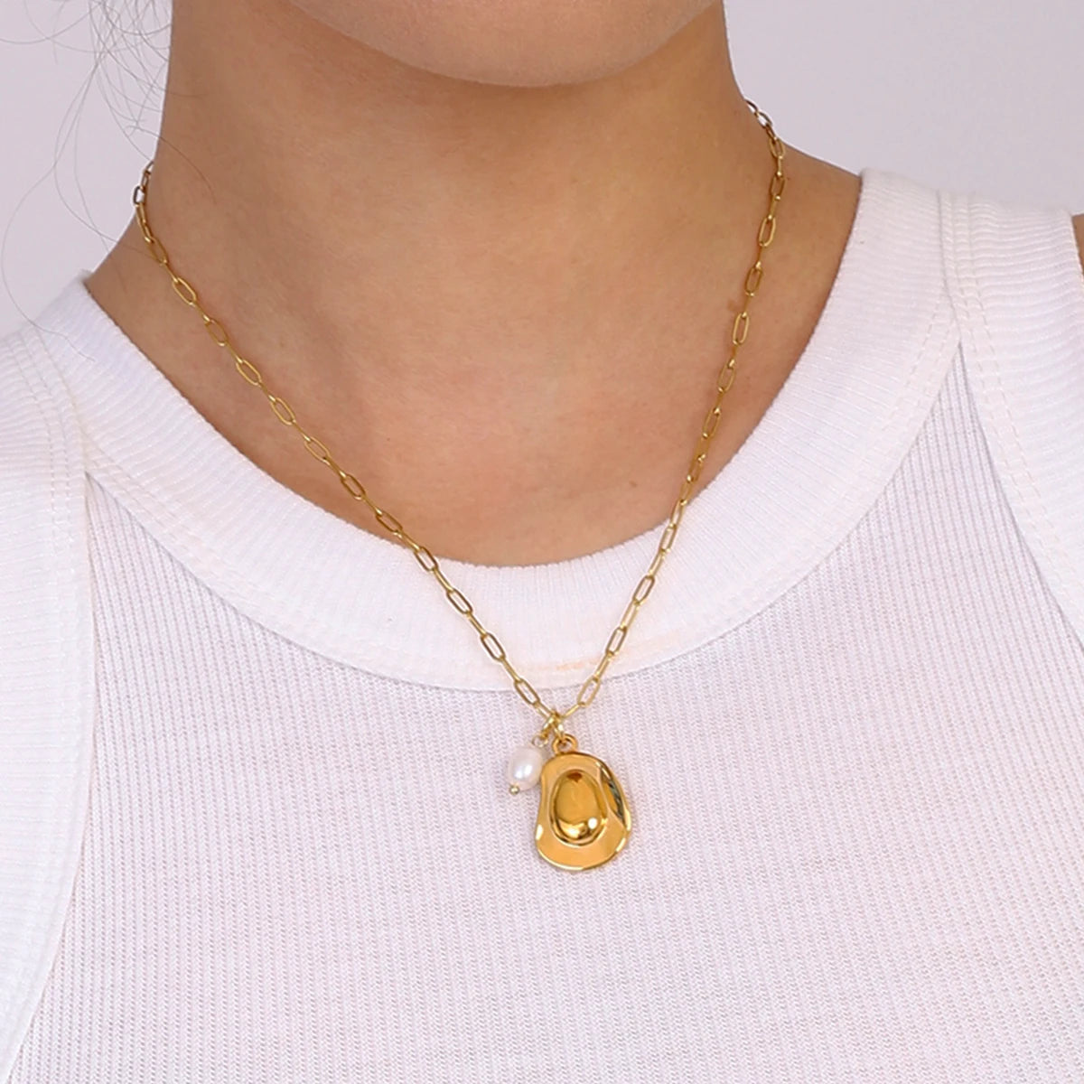 Pearl & Cowboy Hat Pendant Necklace