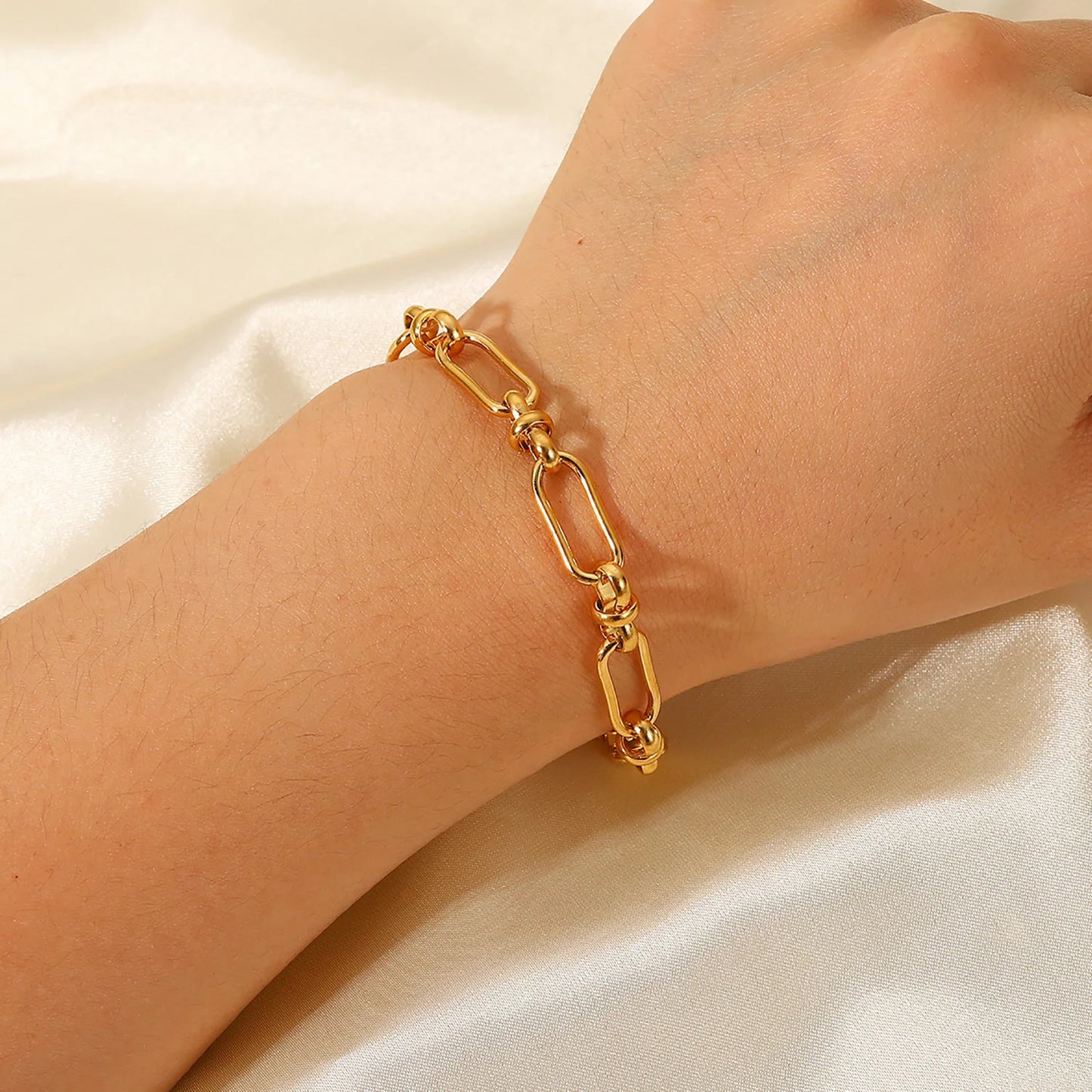 Trendy Link Chain Bracelet - Perfect Jewelry Gift for Women