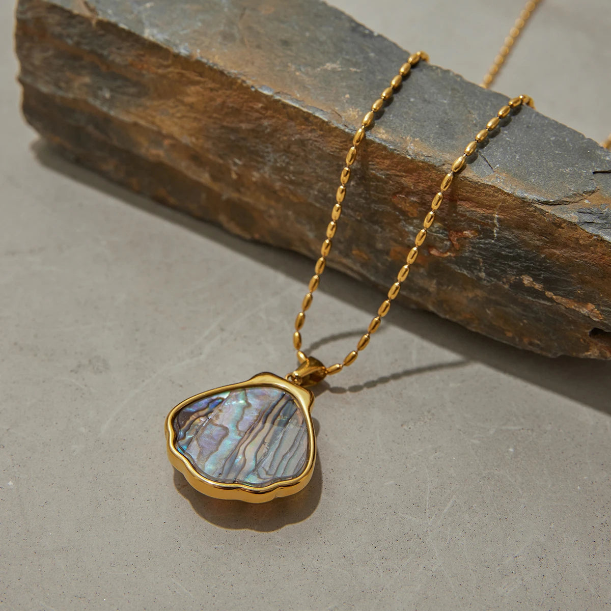 Aquamarine Clam Pendant Necklace