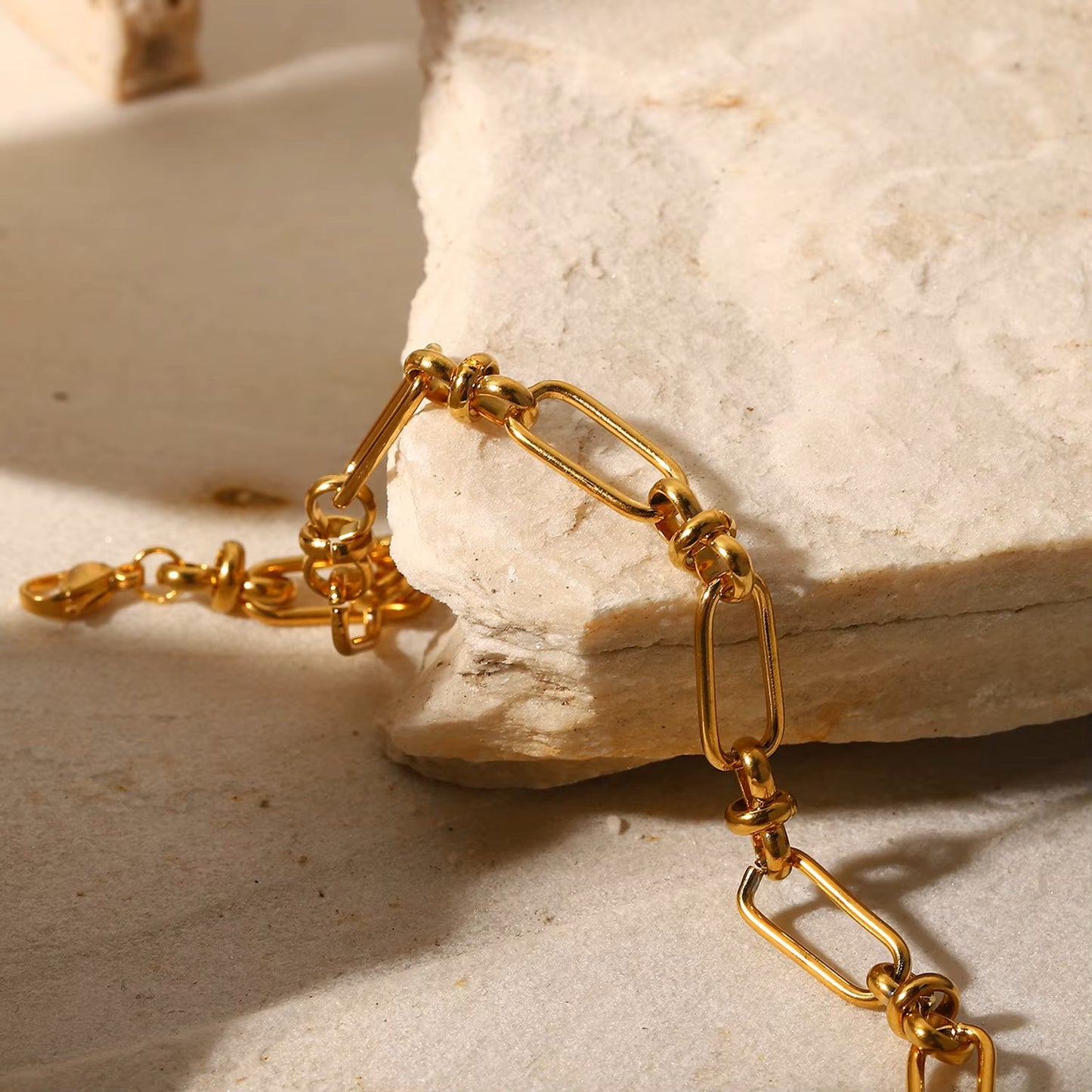 Trendy Link Chain Bracelet - Perfect Jewelry Gift for Women