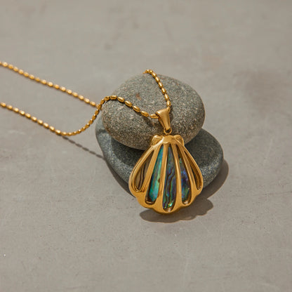 Aquamarine Clam Pendant Necklace
