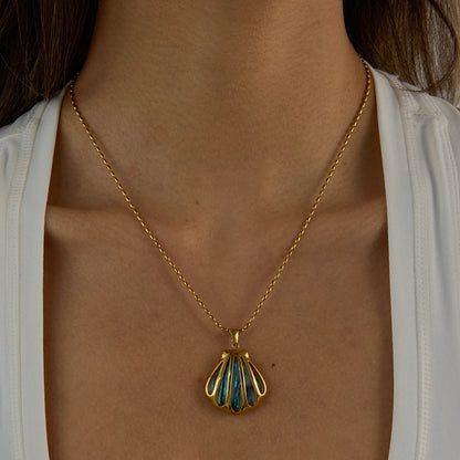 Aquamarine Clam Pendant Necklace