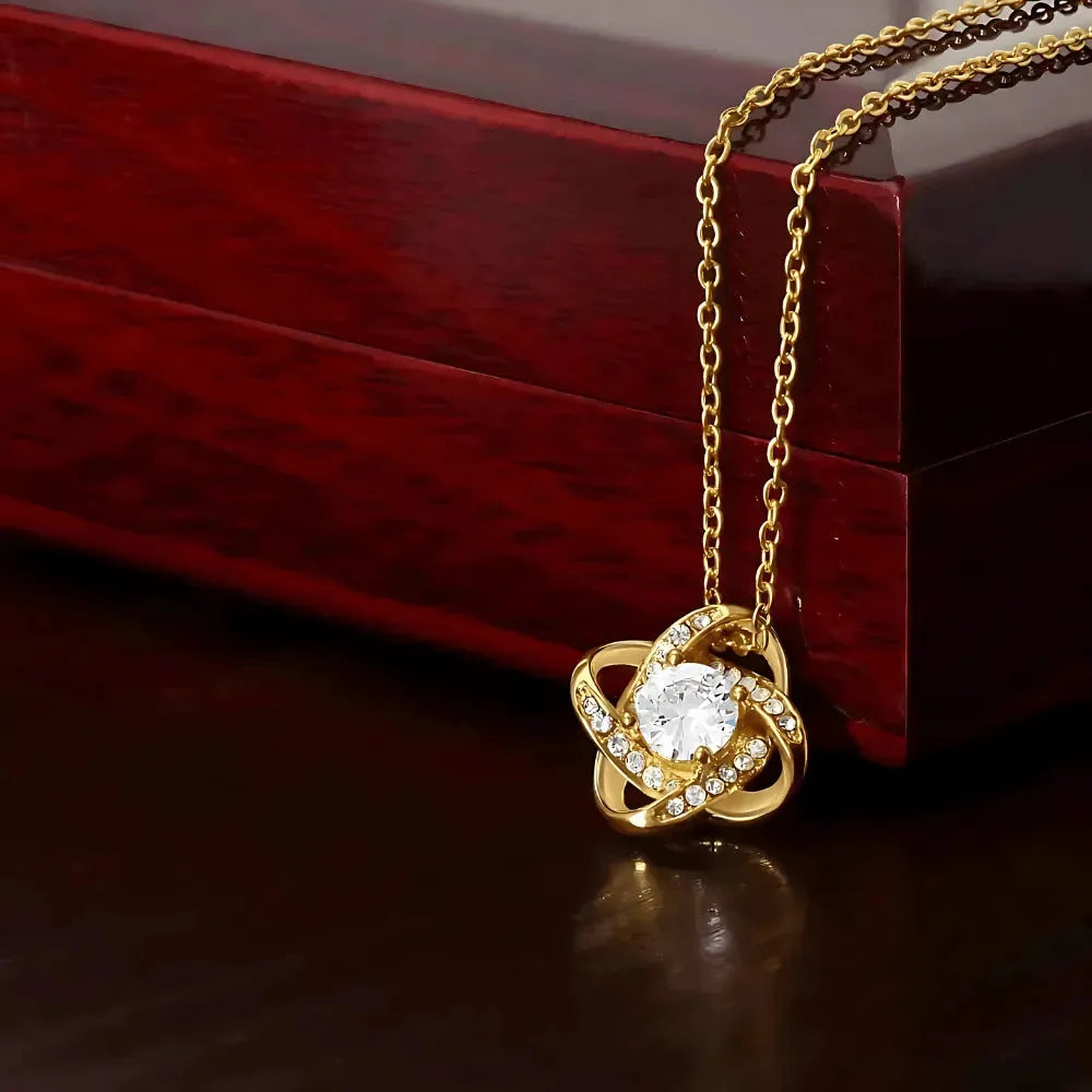 [ALMOST SOLD OUT] Daughter - Always got Your Back - Proud Lion Necklace - Radiant Memories